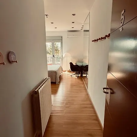 Homestay Red House